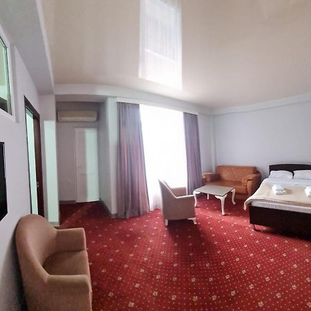 Hotel Genatsvale Батуми Екстериор снимка
