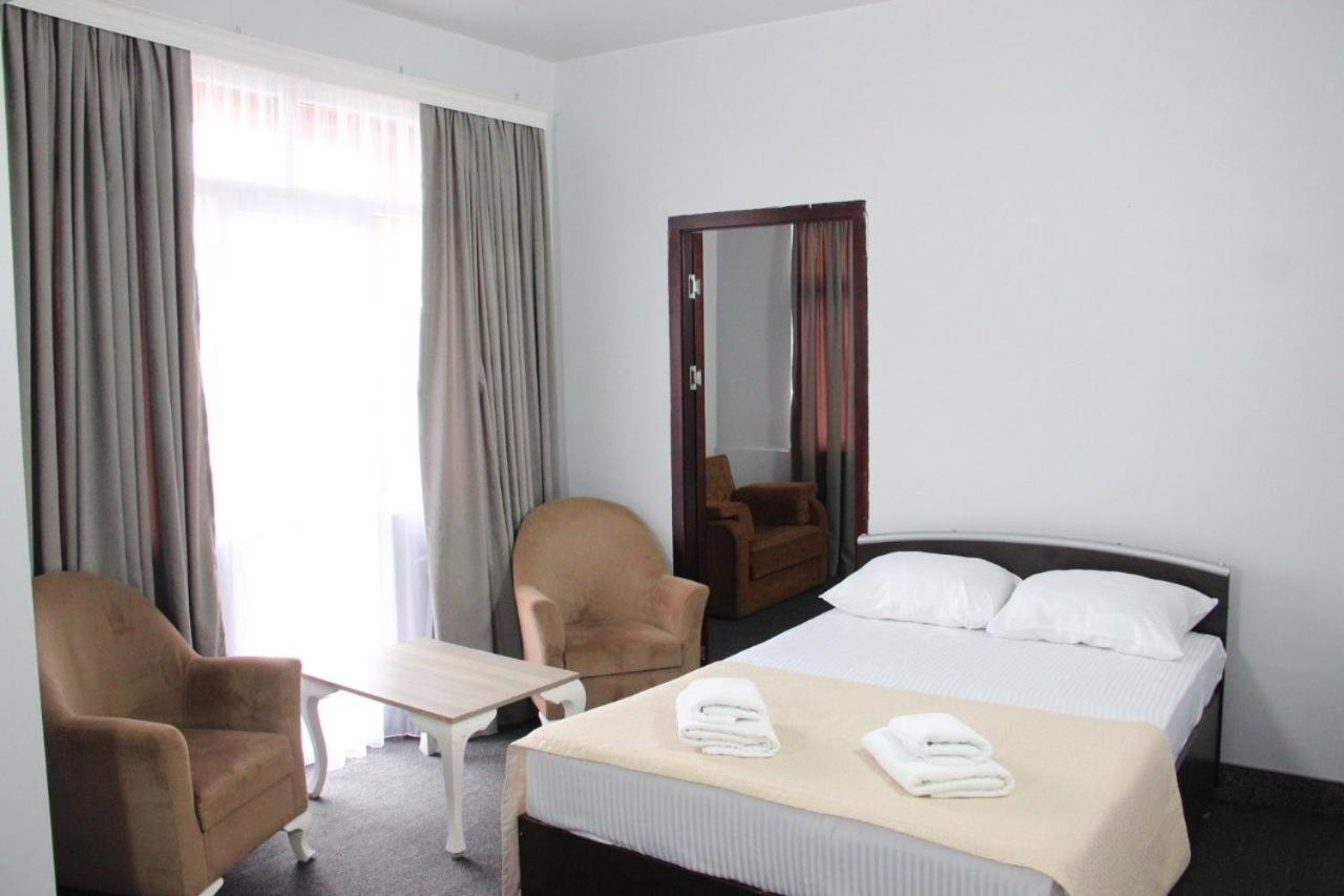 Hotel Genatsvale Батуми Екстериор снимка