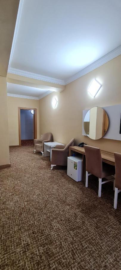 Hotel Genatsvale Батуми Екстериор снимка