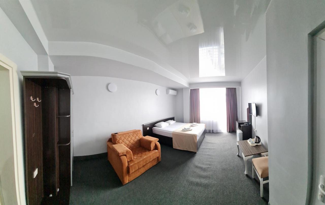 Hotel Genatsvale Батуми Екстериор снимка