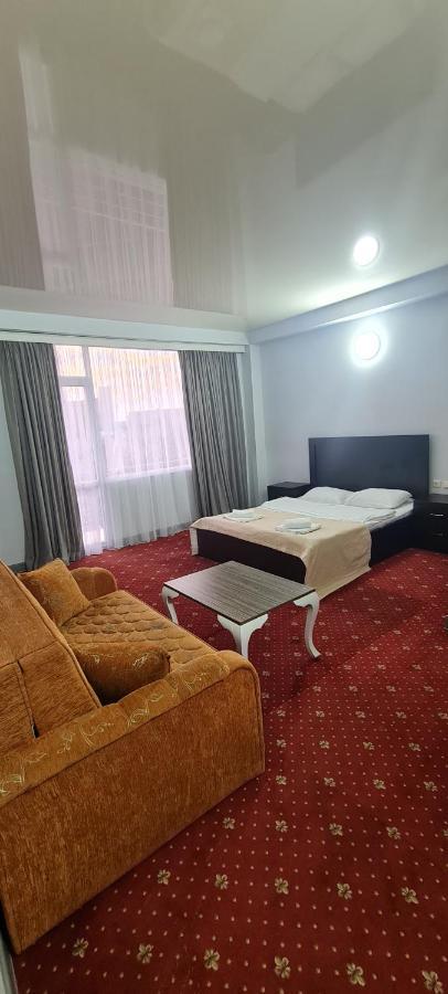 Hotel Genatsvale Батуми Екстериор снимка