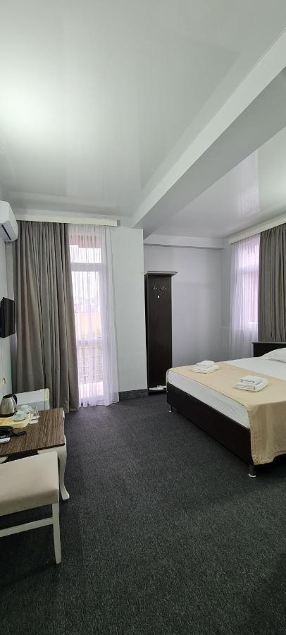 Hotel Genatsvale Батуми Екстериор снимка