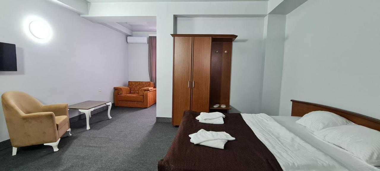 Hotel Genatsvale Батуми Екстериор снимка