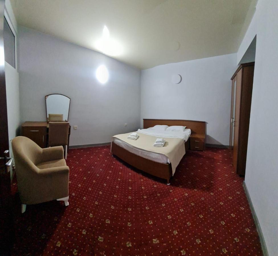 Hotel Genatsvale Батуми Екстериор снимка