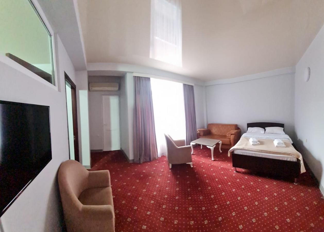 Hotel Genatsvale Батуми Екстериор снимка
