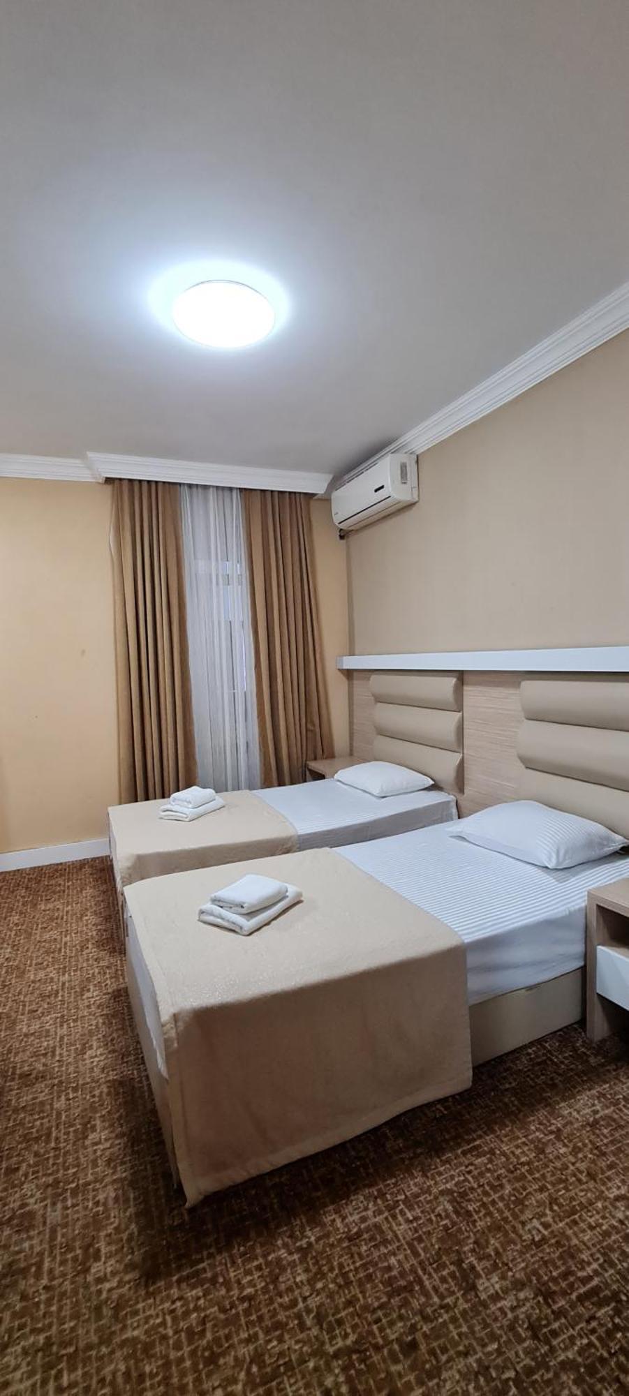 Hotel Genatsvale Батуми Стая снимка