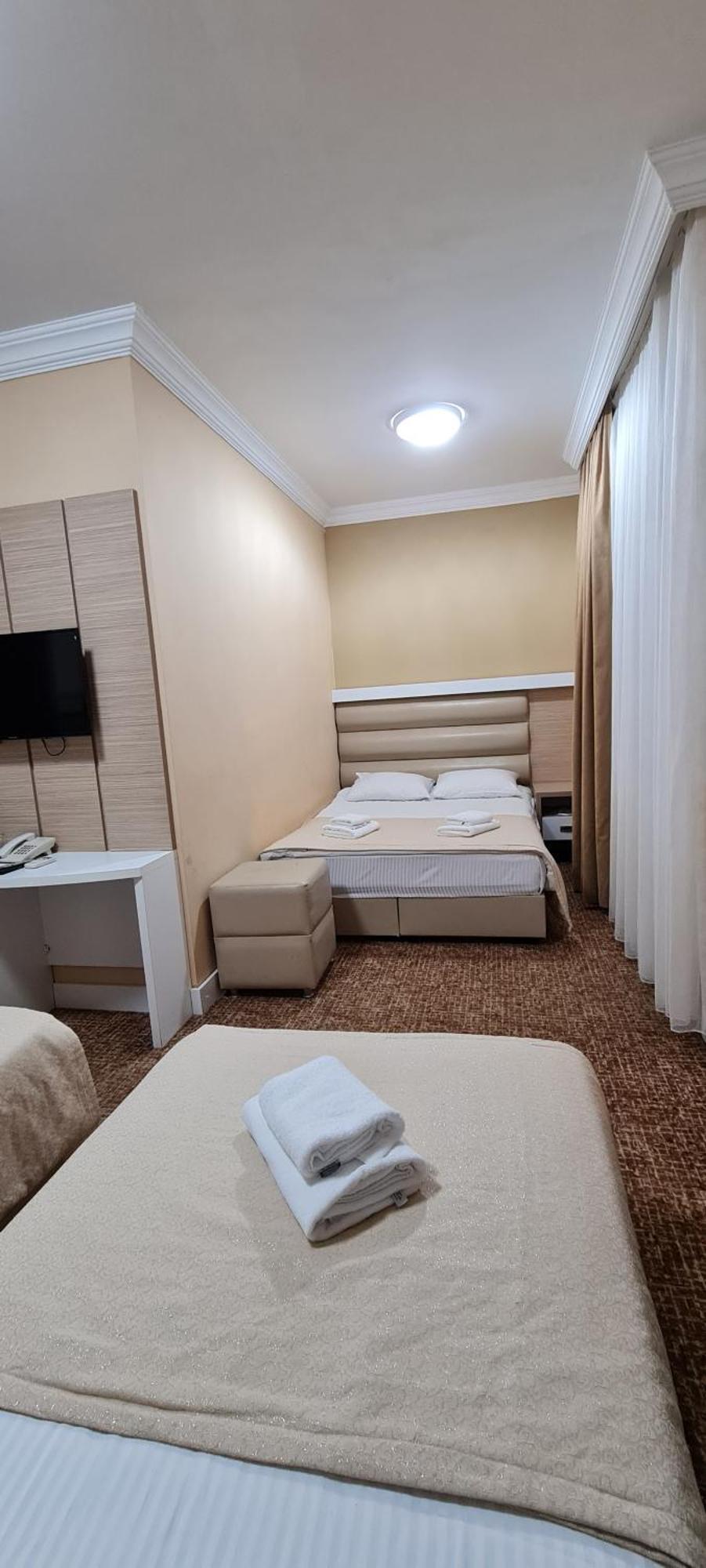 Hotel Genatsvale Батуми Стая снимка