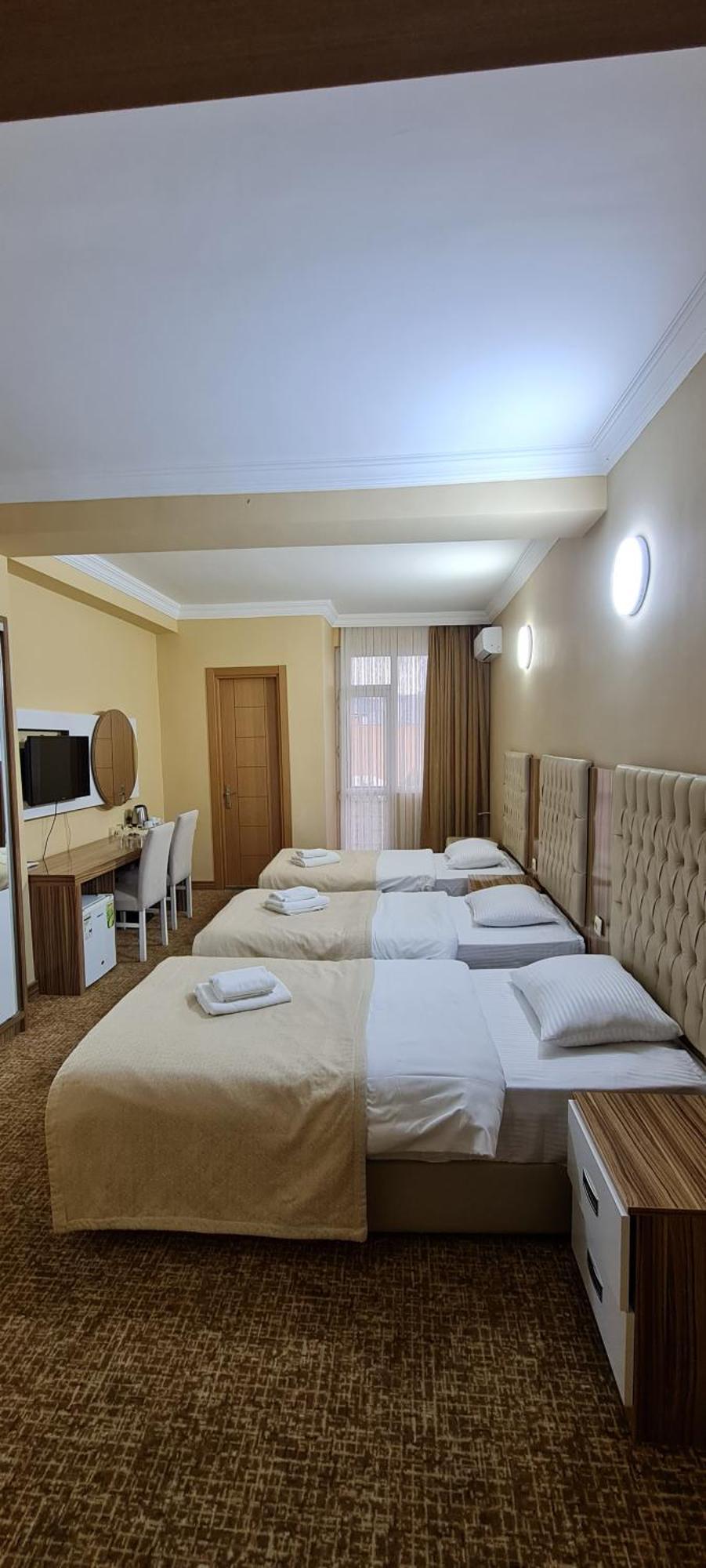 Hotel Genatsvale Батуми Стая снимка